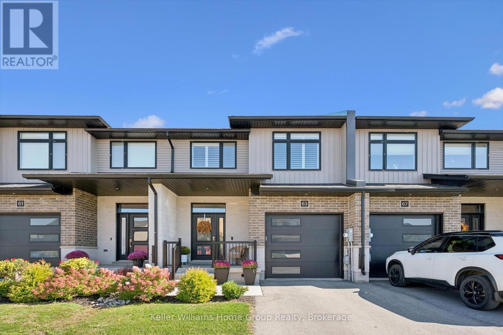 63 Rea Drive, photo 1 of 40