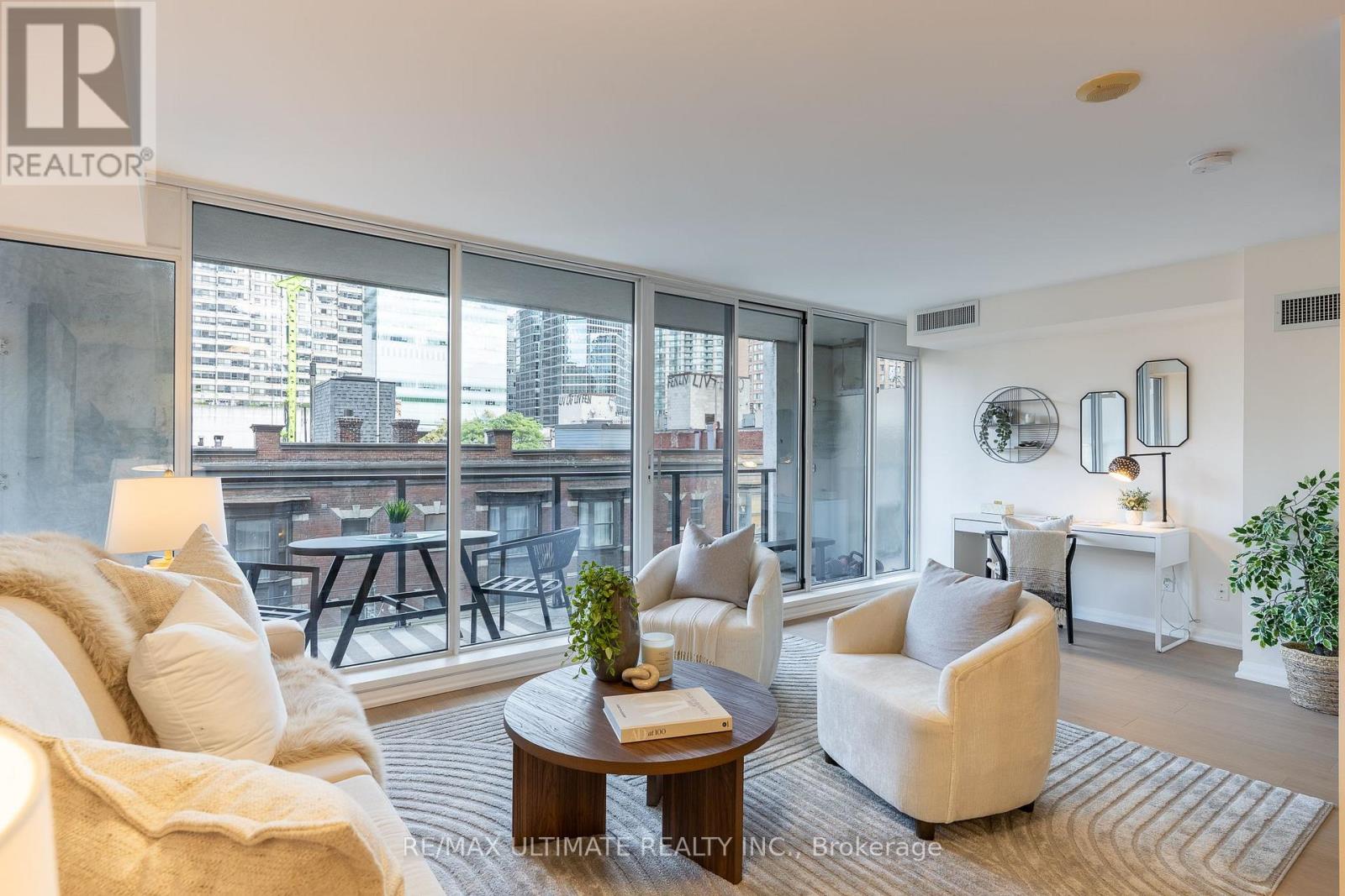 #627 111 ELIZABETH STREET - 12