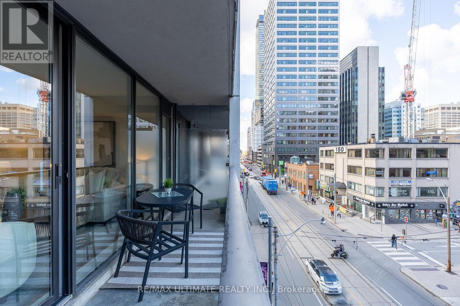 #627 111 ELIZABETH STREET - 29