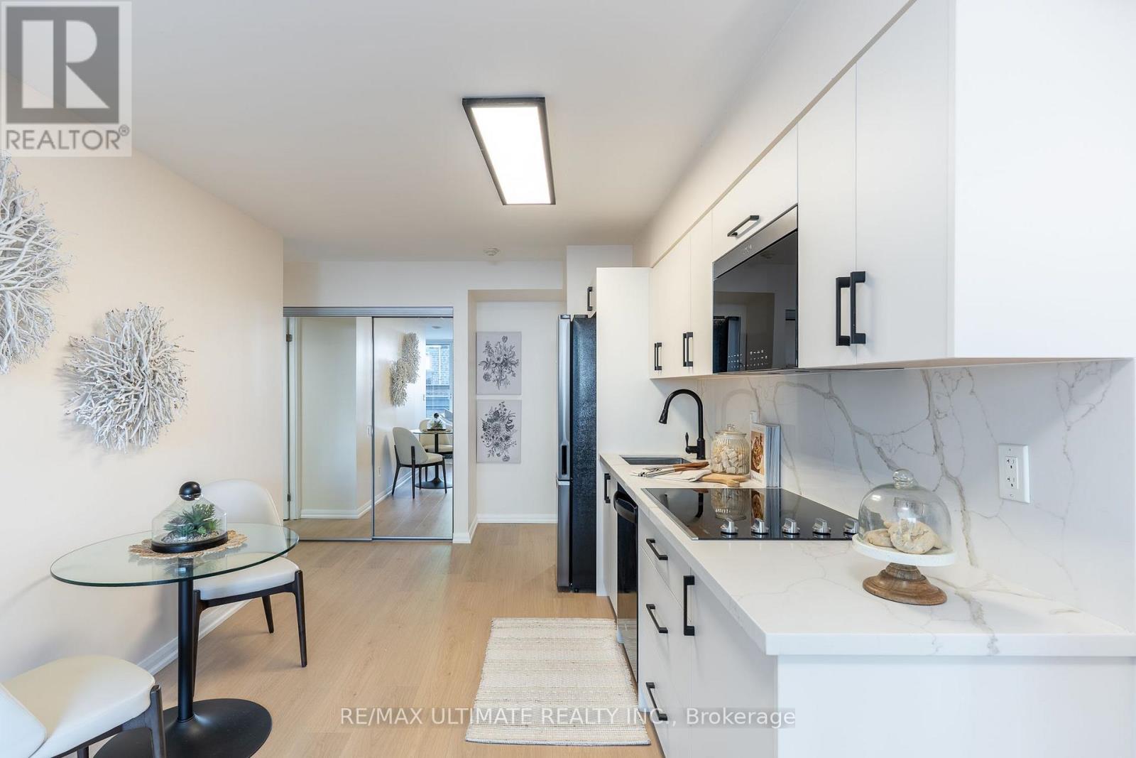 #627 111 ELIZABETH STREET - 7
