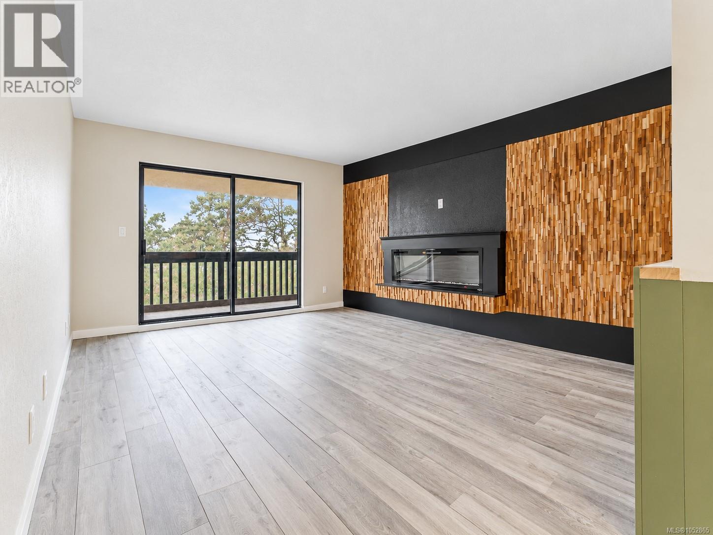 411 3277 Glasgow Avenue, Saanich