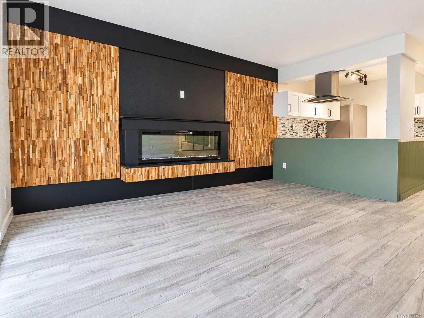 411 3277 Glasgow Avenue, Saanich