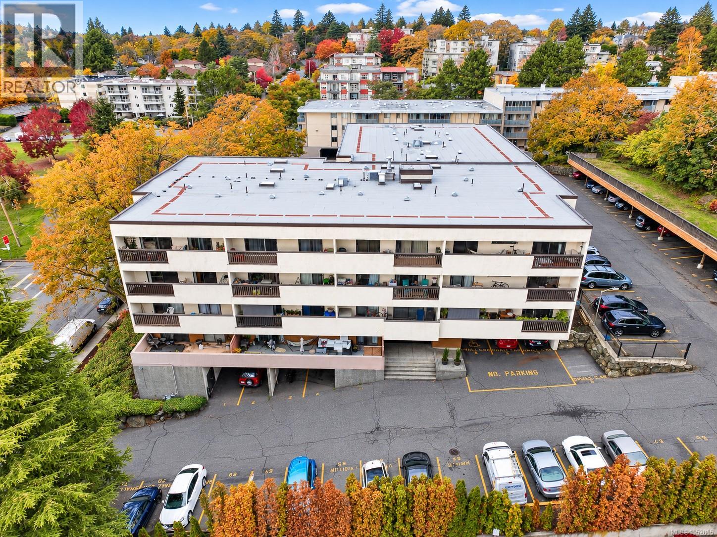 411 3277 Glasgow Avenue, Saanich