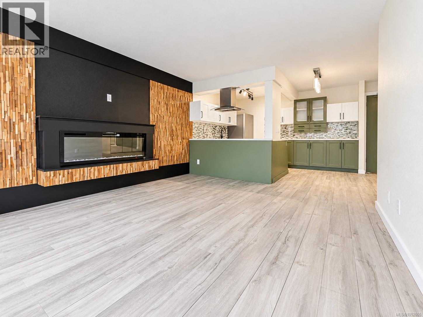411 3277 Glasgow Avenue, Saanich