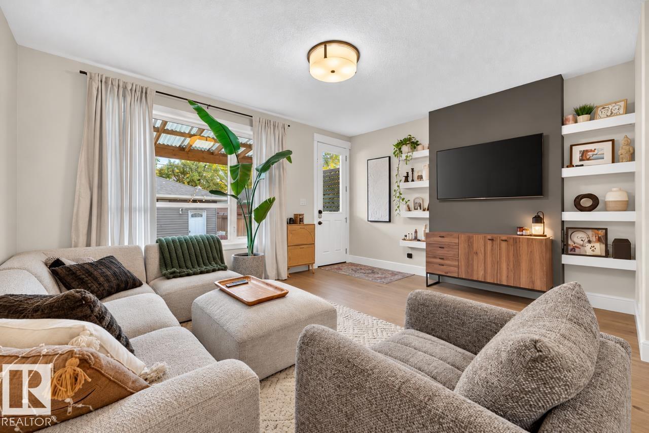 9320 71 AV NW, Edmonton — photo 17