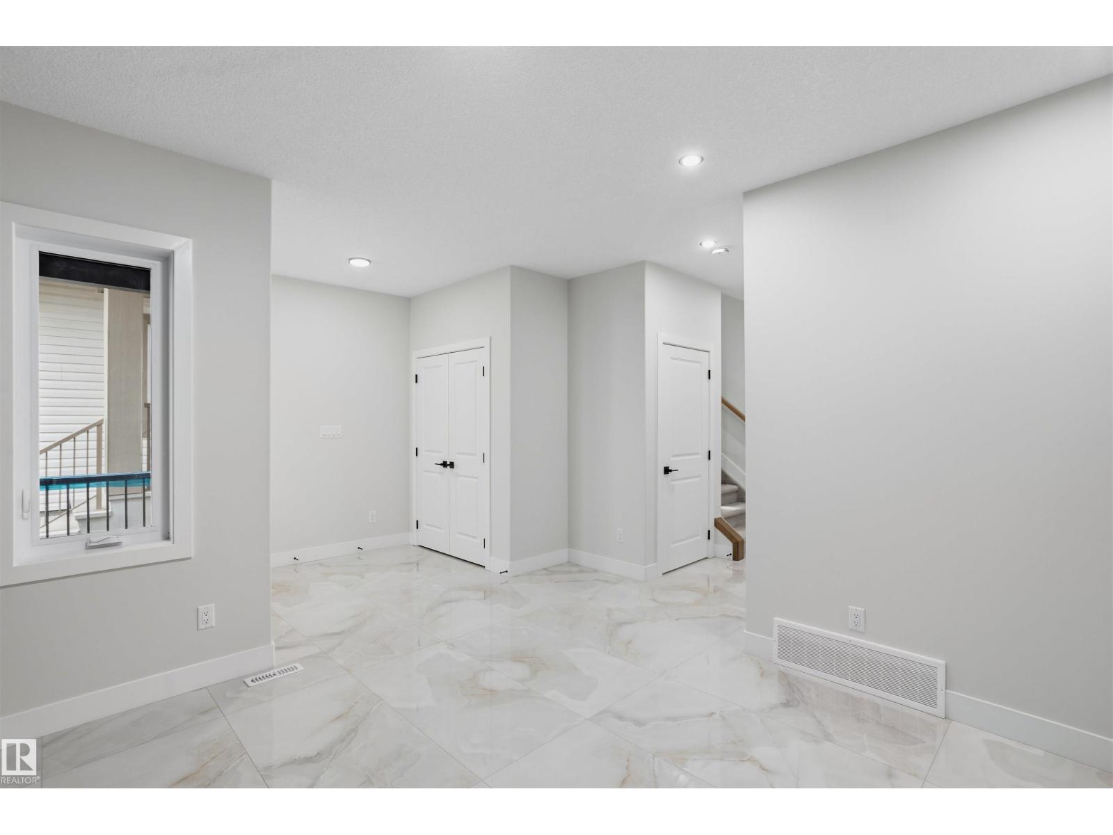 2314 6A AV SW, Edmonton — photo 6