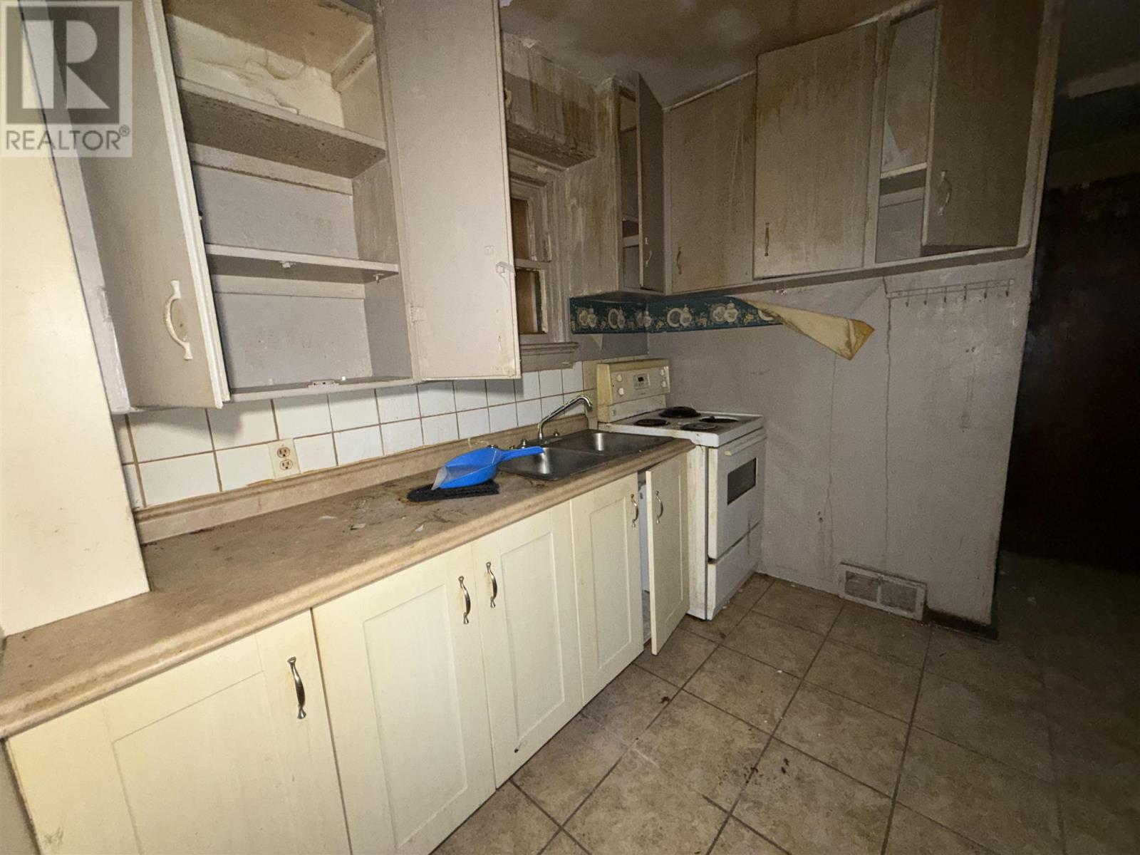292 Pim ST - 8