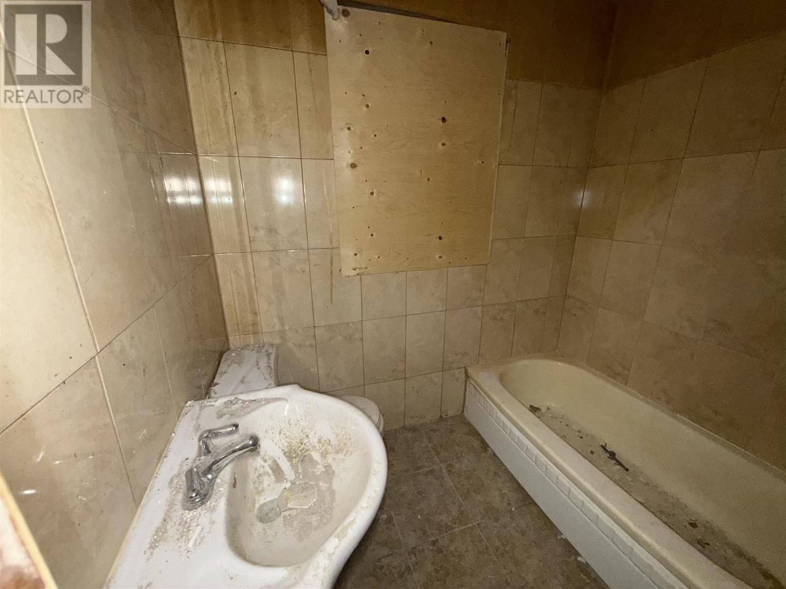 292 Pim ST - 9