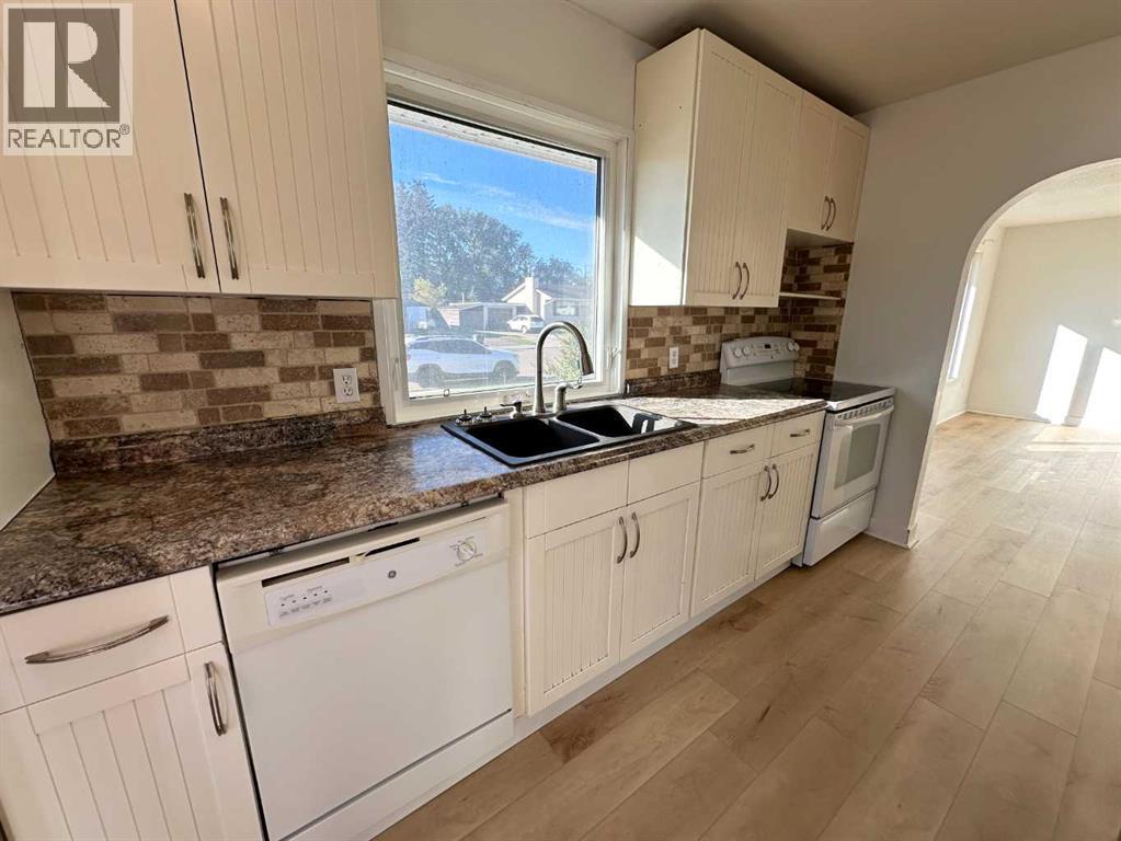 4514 53 Avenue, Vermilion — photo 2