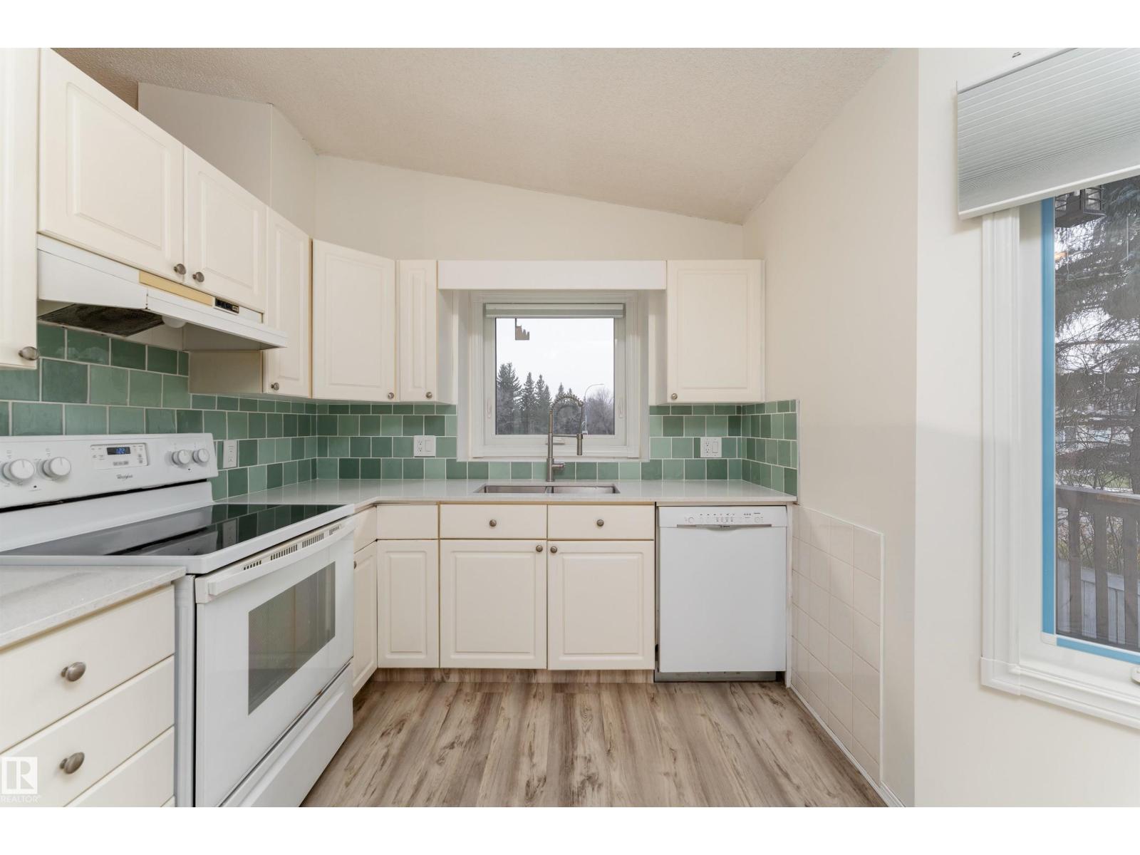 Property photograph 16 for MLS E4514694