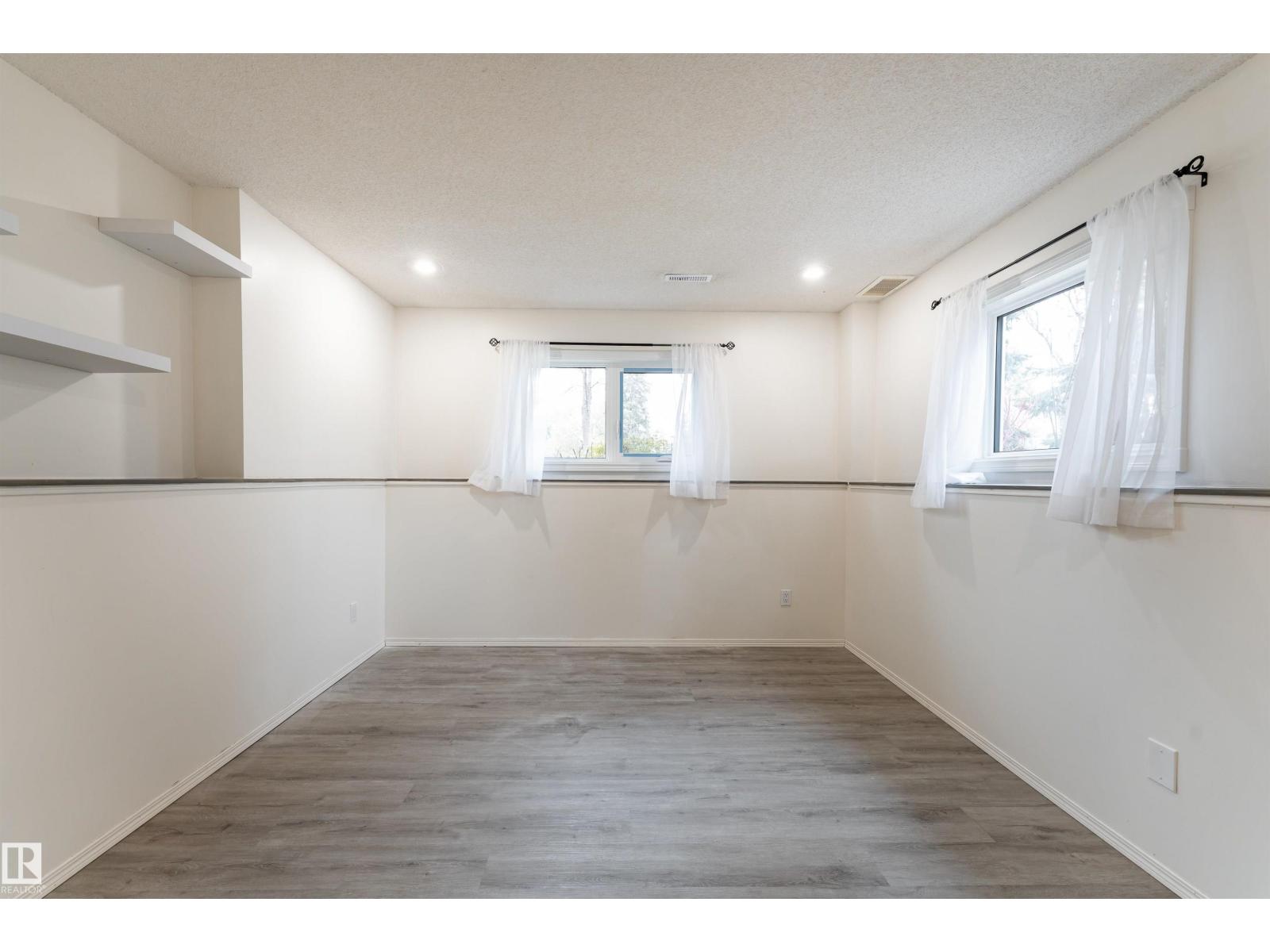 Property photograph 30 for MLS E4514694