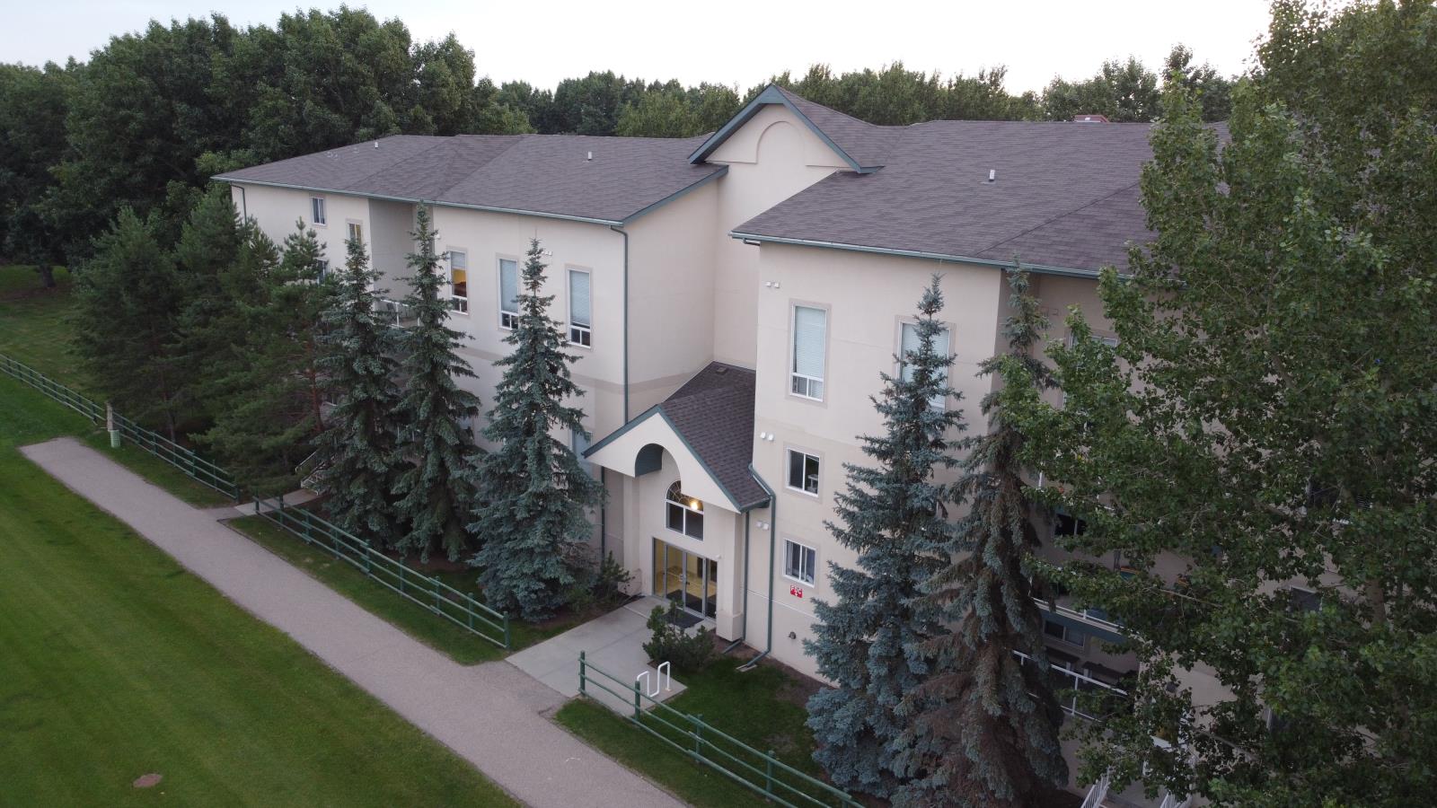 260 lewis estates Boulevard, Edmonton — photo 3