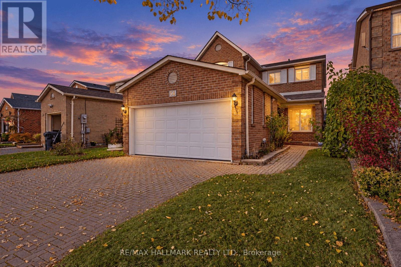 54 REDHEAD CRESCENT - 1