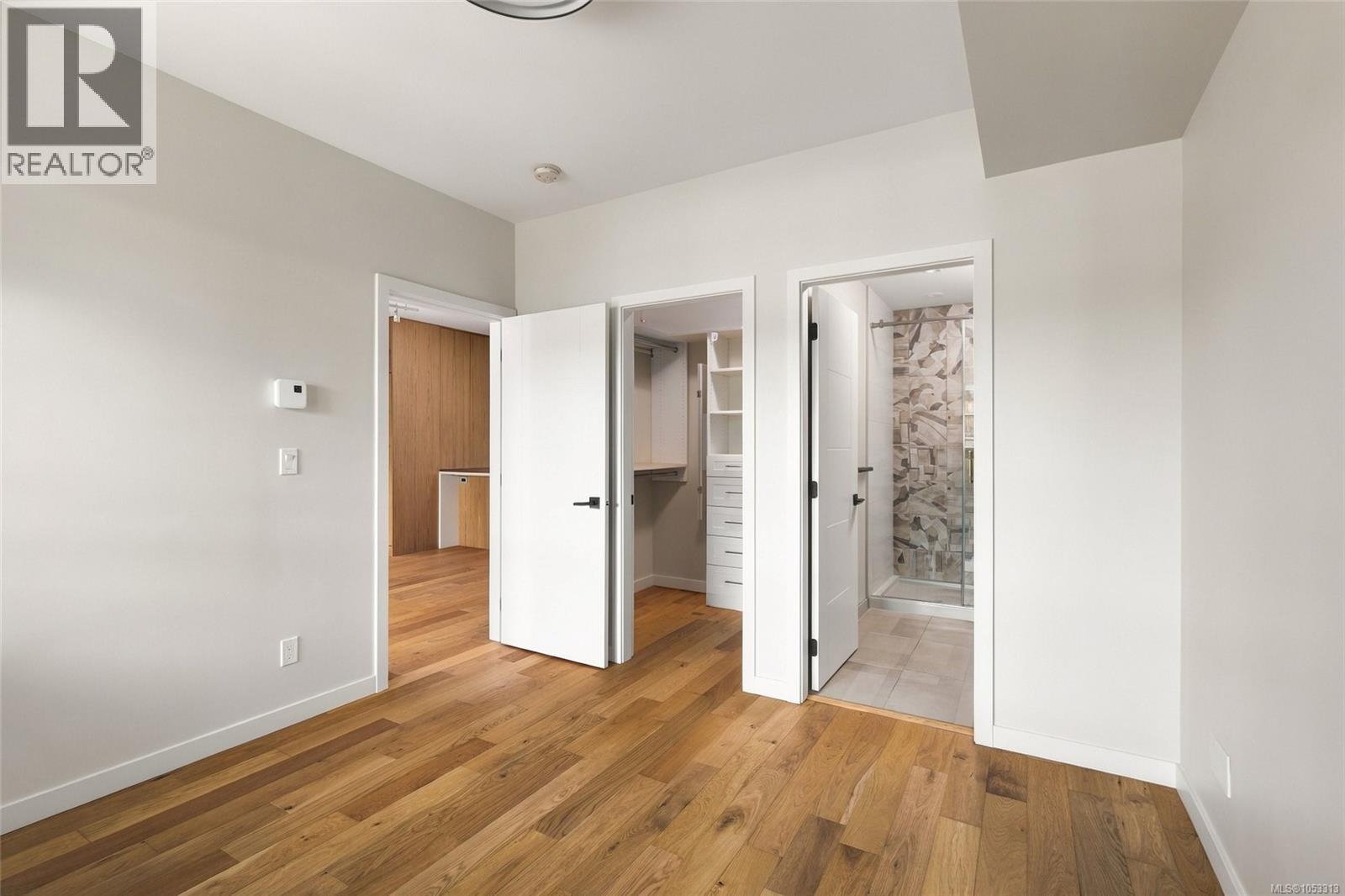 207 1018 Pentrelew Place, Victoria