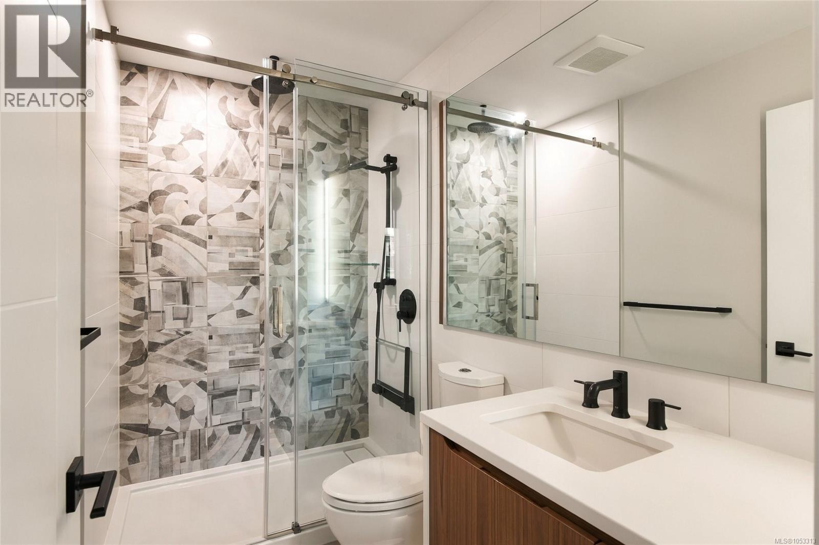 207 1018 Pentrelew Place, Victoria
