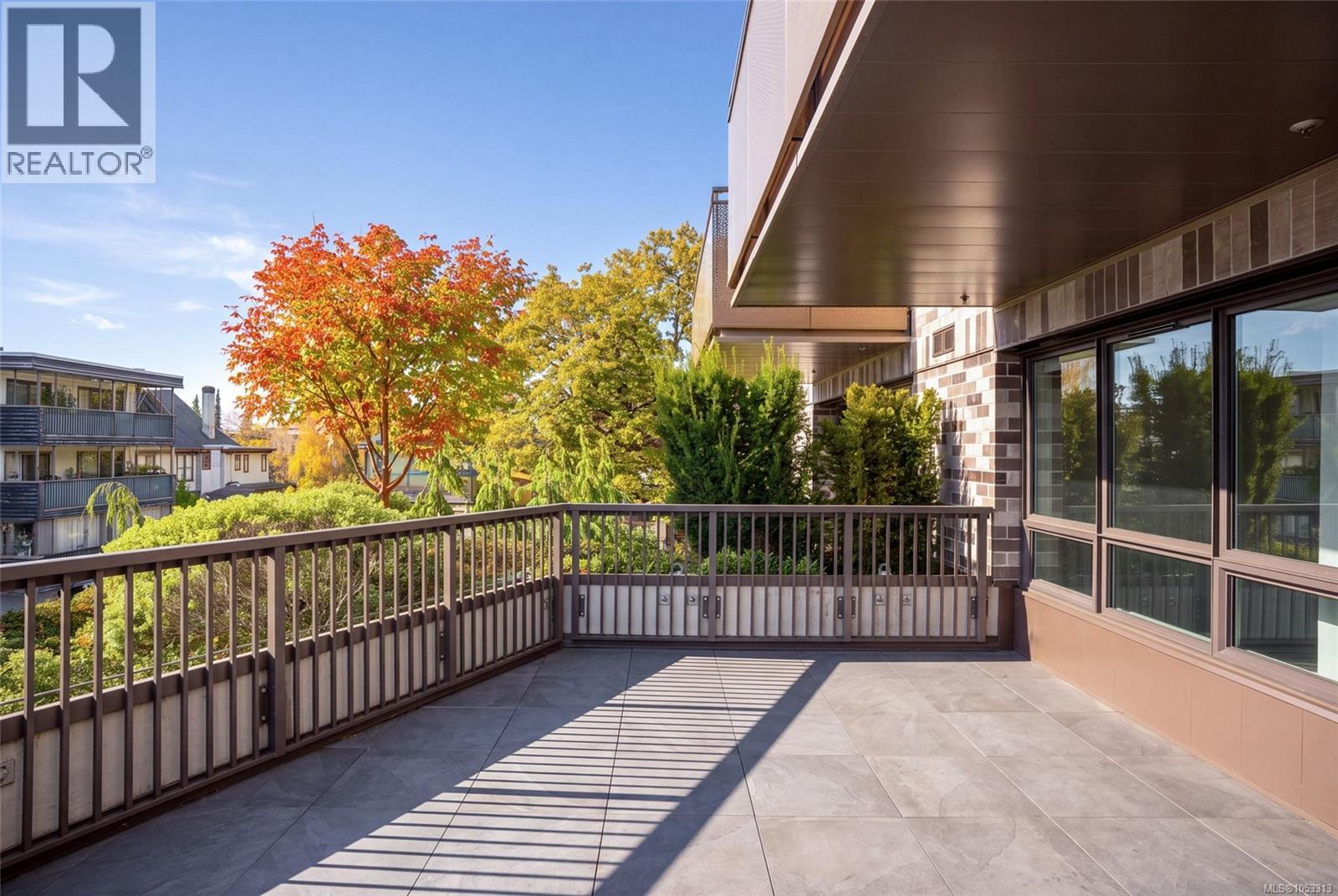 207 1018 Pentrelew Place, Victoria