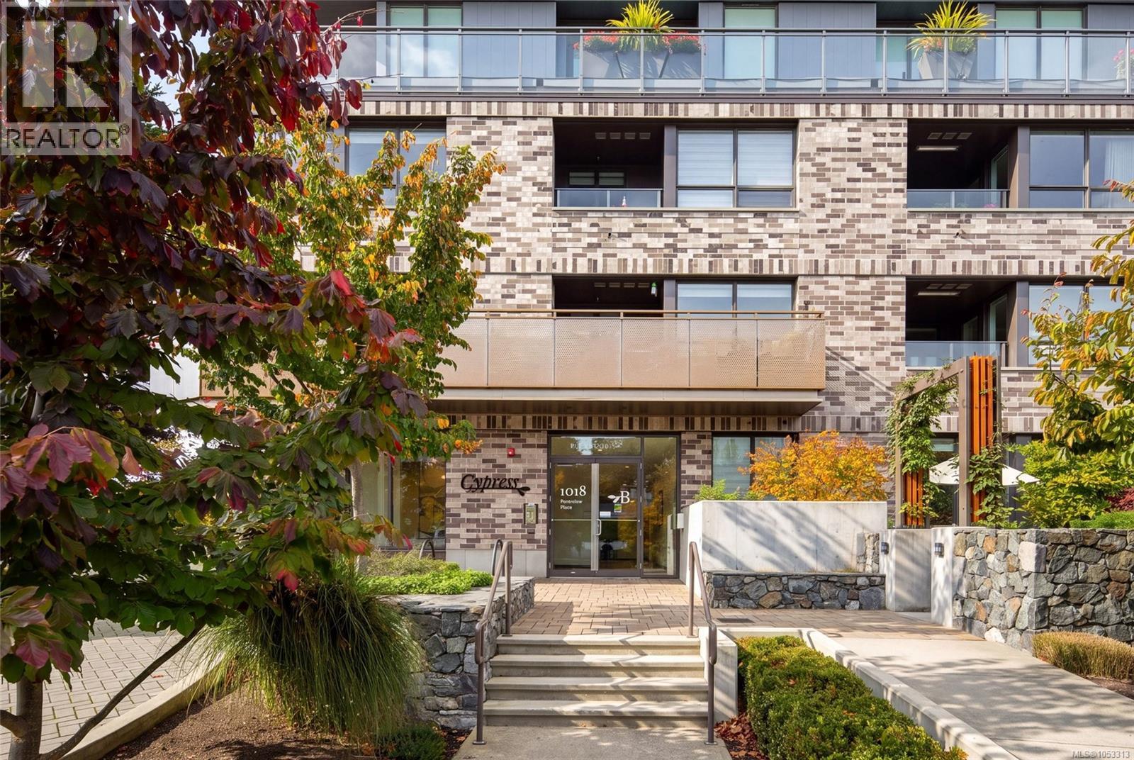207 1018 Pentrelew Place, Victoria