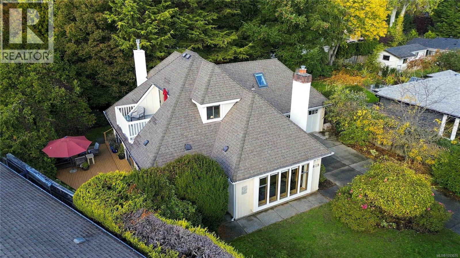  3818 Beachview Place, Saanich