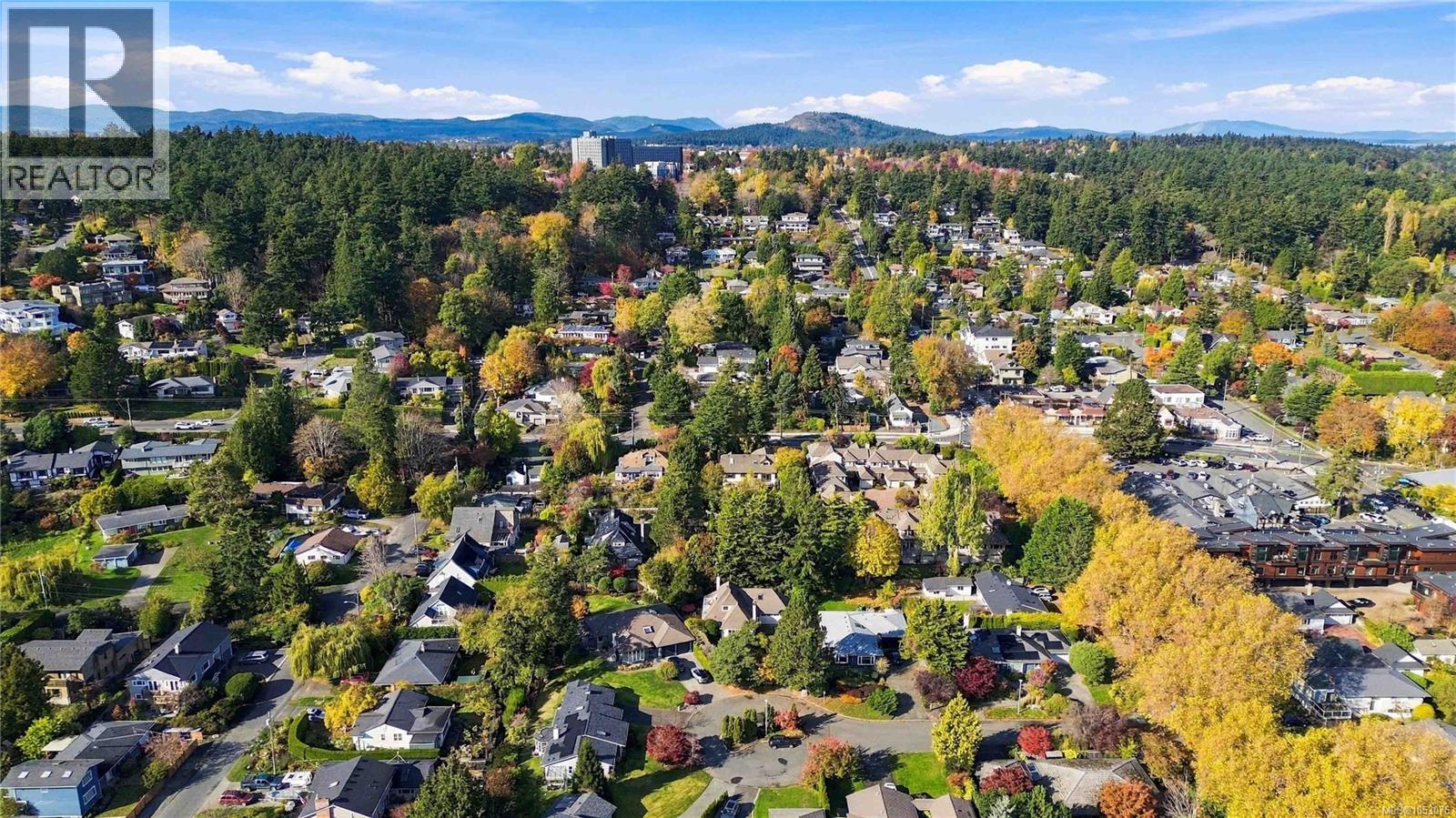  3818 Beachview Place, Saanich