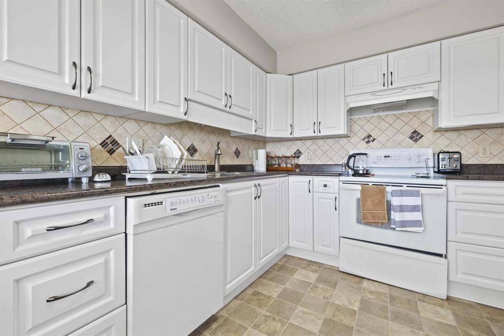 #1501-11920 80 Avenue, Delta