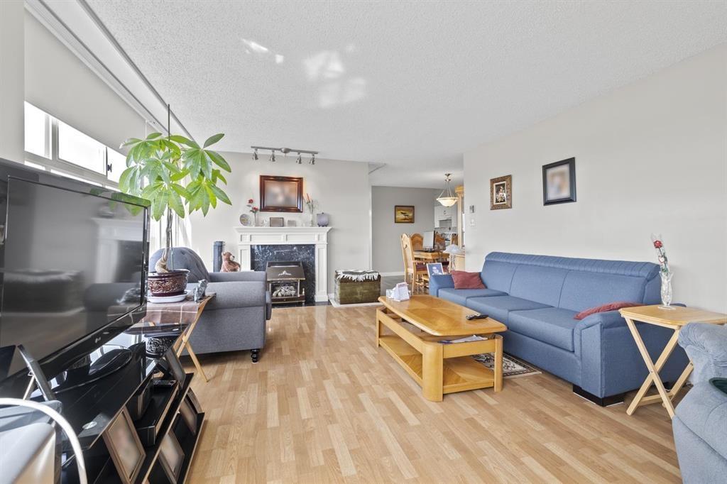 #1501-11920 80 Avenue, Delta
