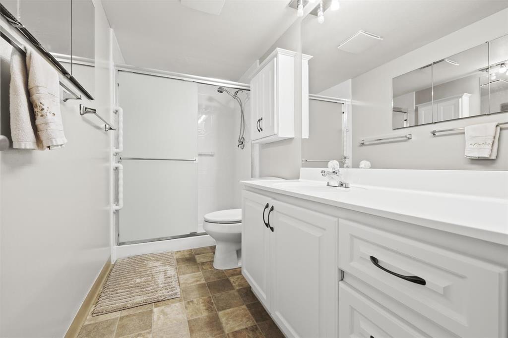 #1501-11920 80 Avenue, Delta