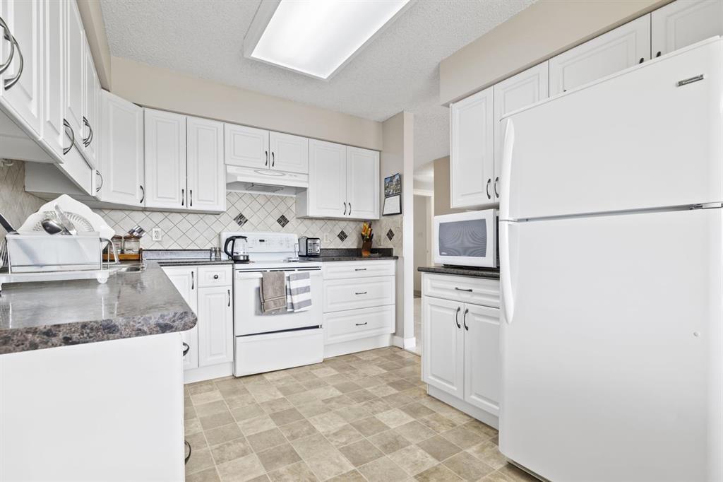 #1501-11920 80 Avenue, Delta