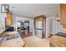 61 Bennett Avenue thumbnail 6
