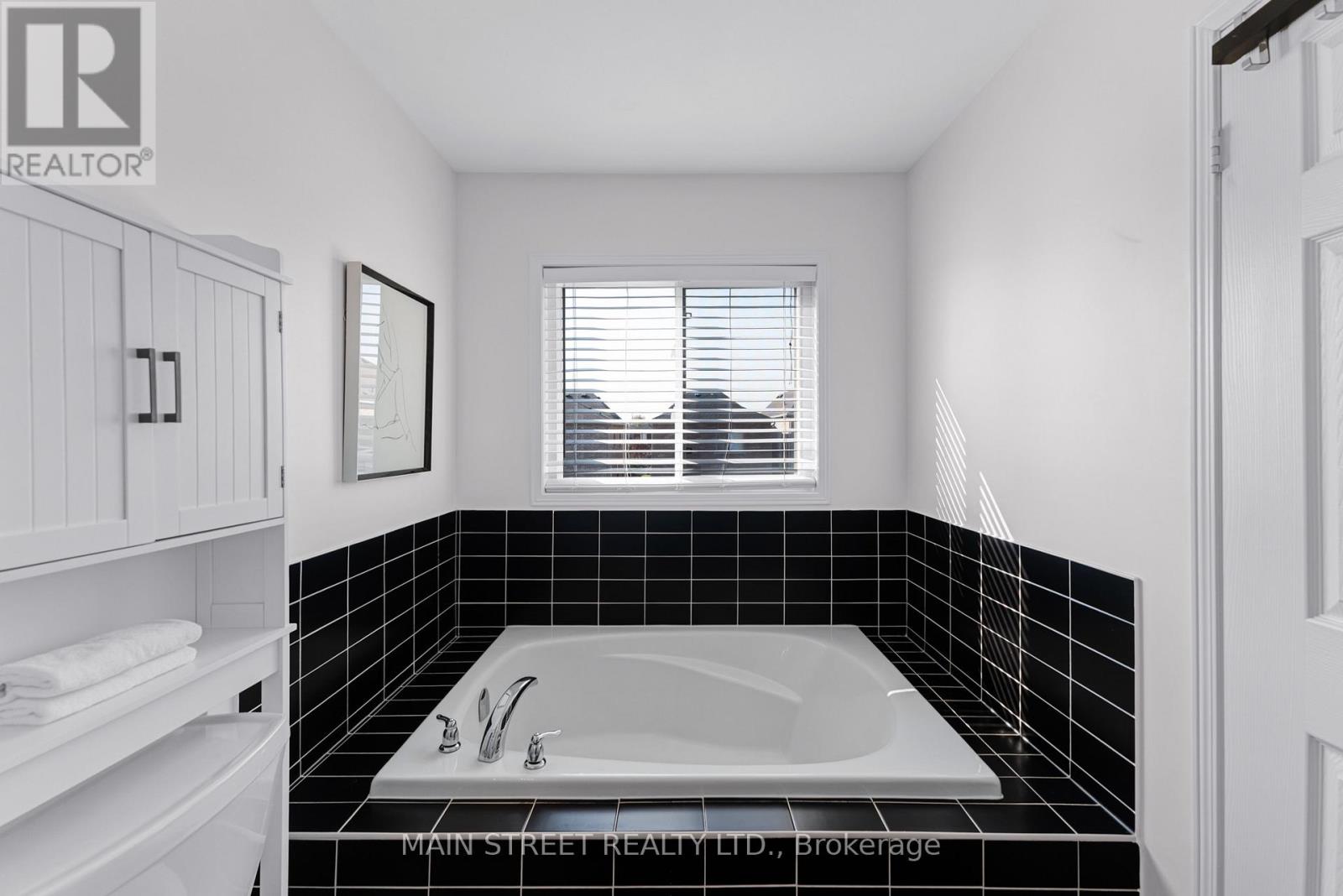 142 Orr Drive, Bradford West Gwillimbury photo 22