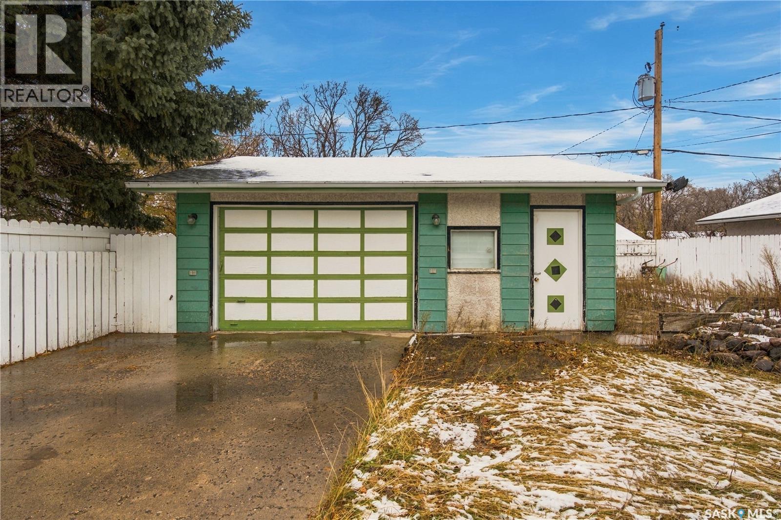 145 4th STREET, Pilot Butte — photo 33