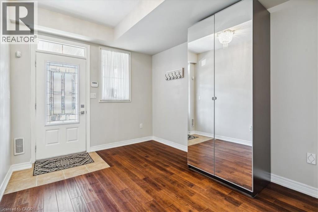 209 WESTBANK Trail, Stoney Creek — photo 7