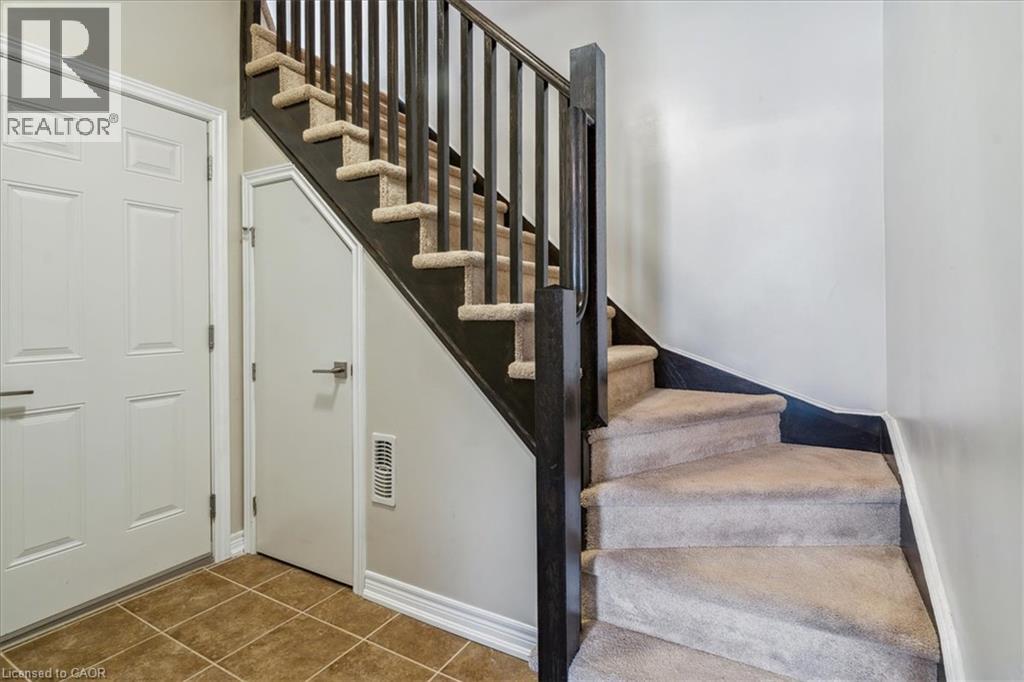 209 WESTBANK Trail, Stoney Creek — photo 9