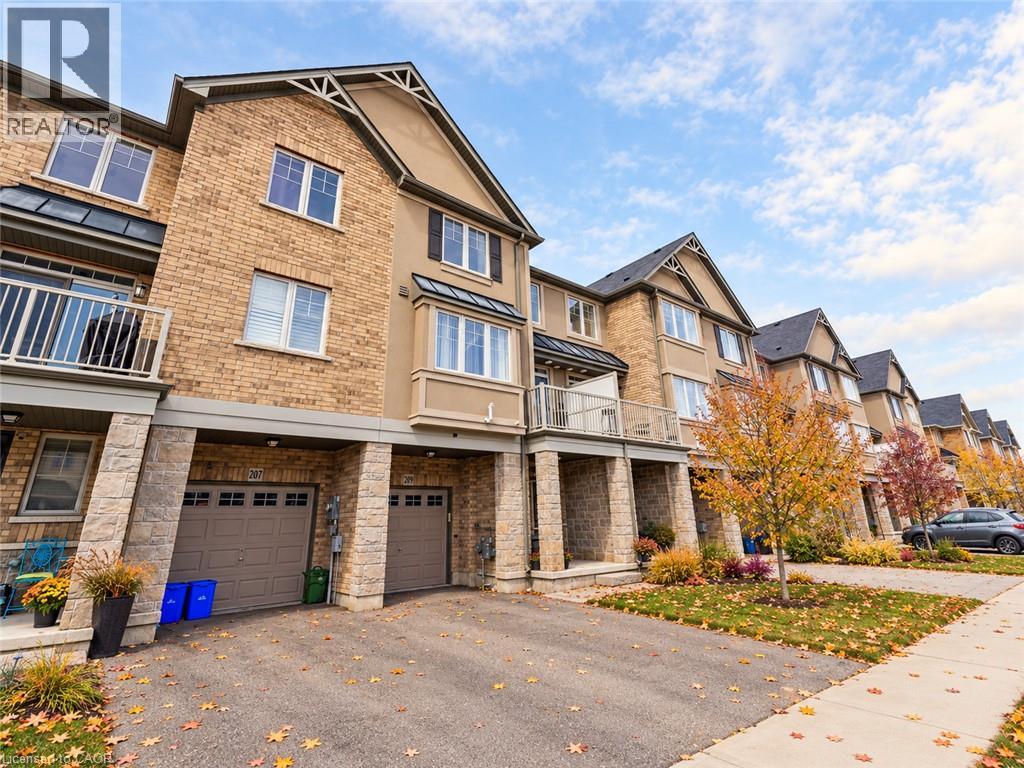 209 WESTBANK Trail, Stoney Creek — photo 2