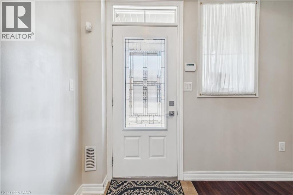 209 WESTBANK Trail, Stoney Creek — photo 5