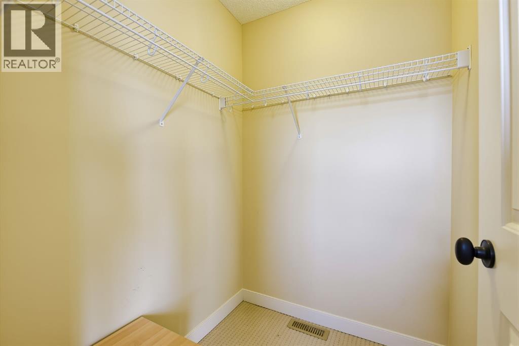 16 Eversyde Park SW, Calgary — photo 22