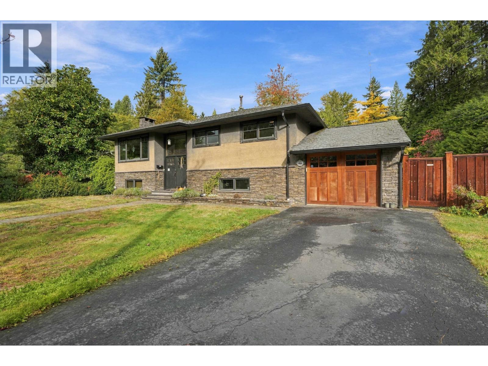 444 Evergreen Place, North Vancouver — photo 3