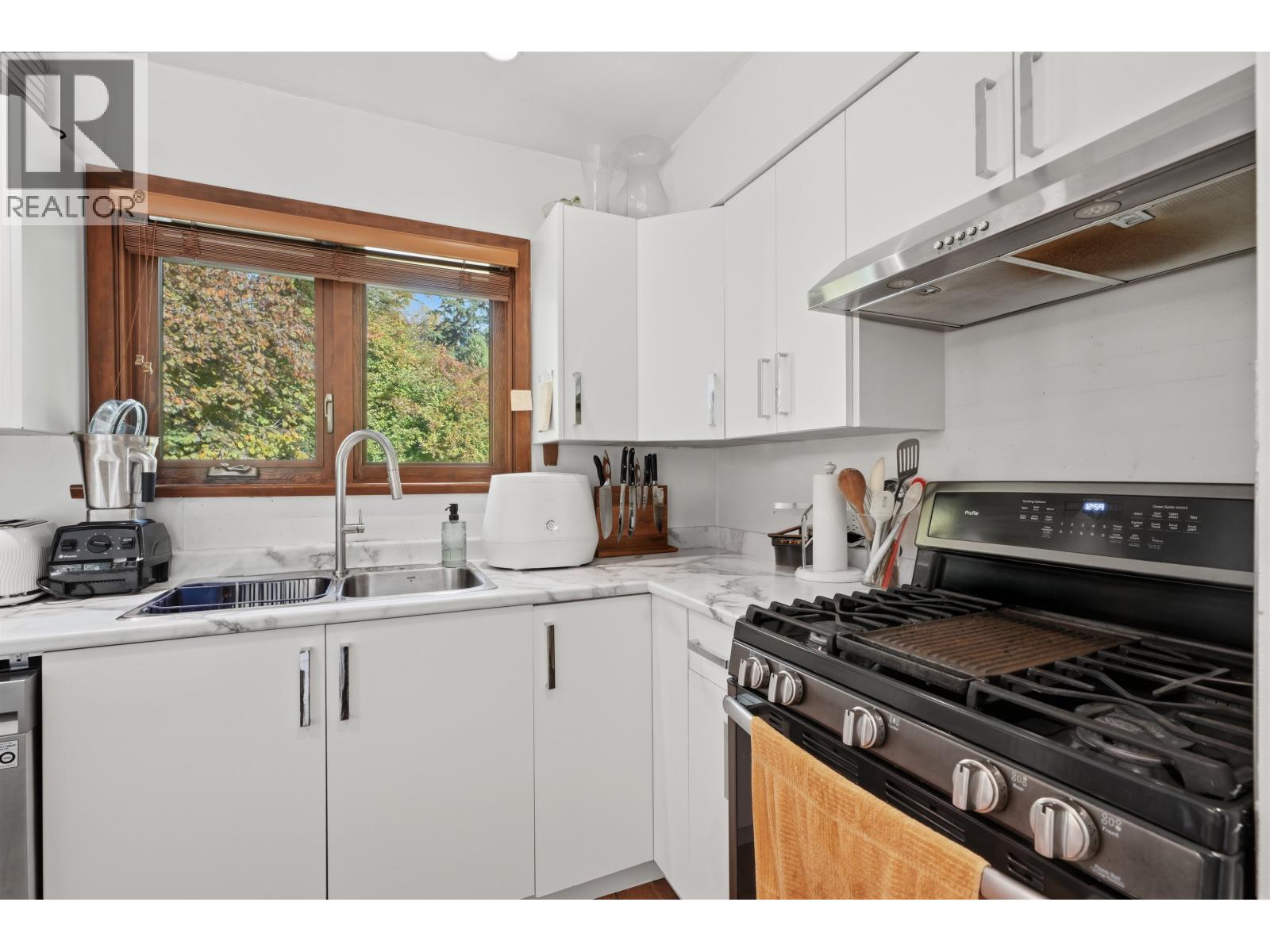 444 Evergreen Place, North Vancouver — photo 6