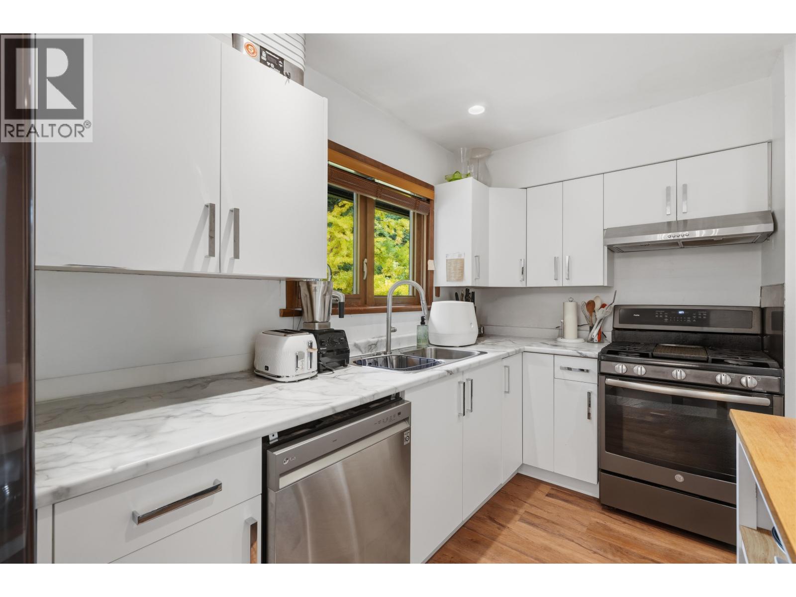 444 Evergreen Place, North Vancouver — photo 9