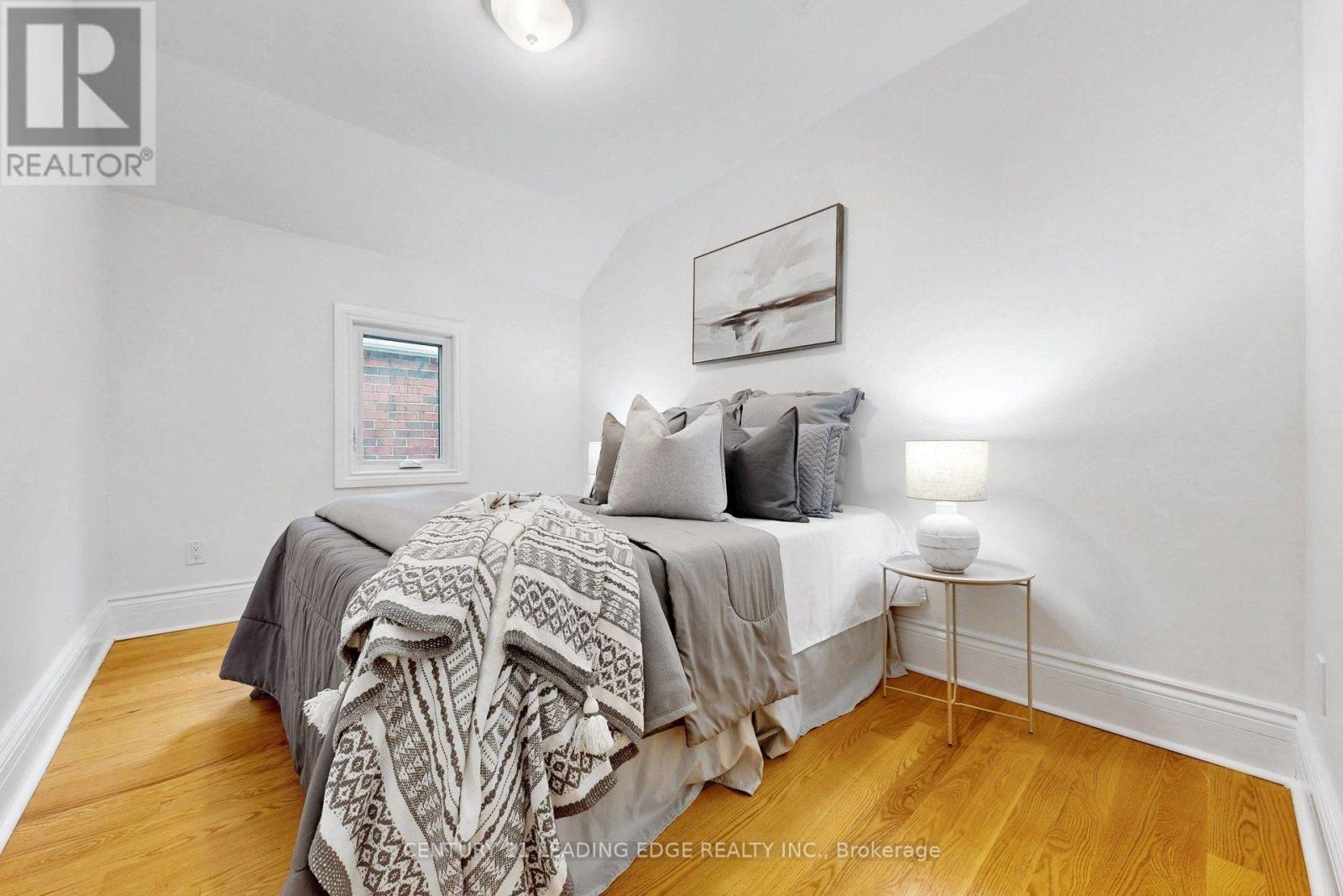 131 LINDSEY AVENUE - 24