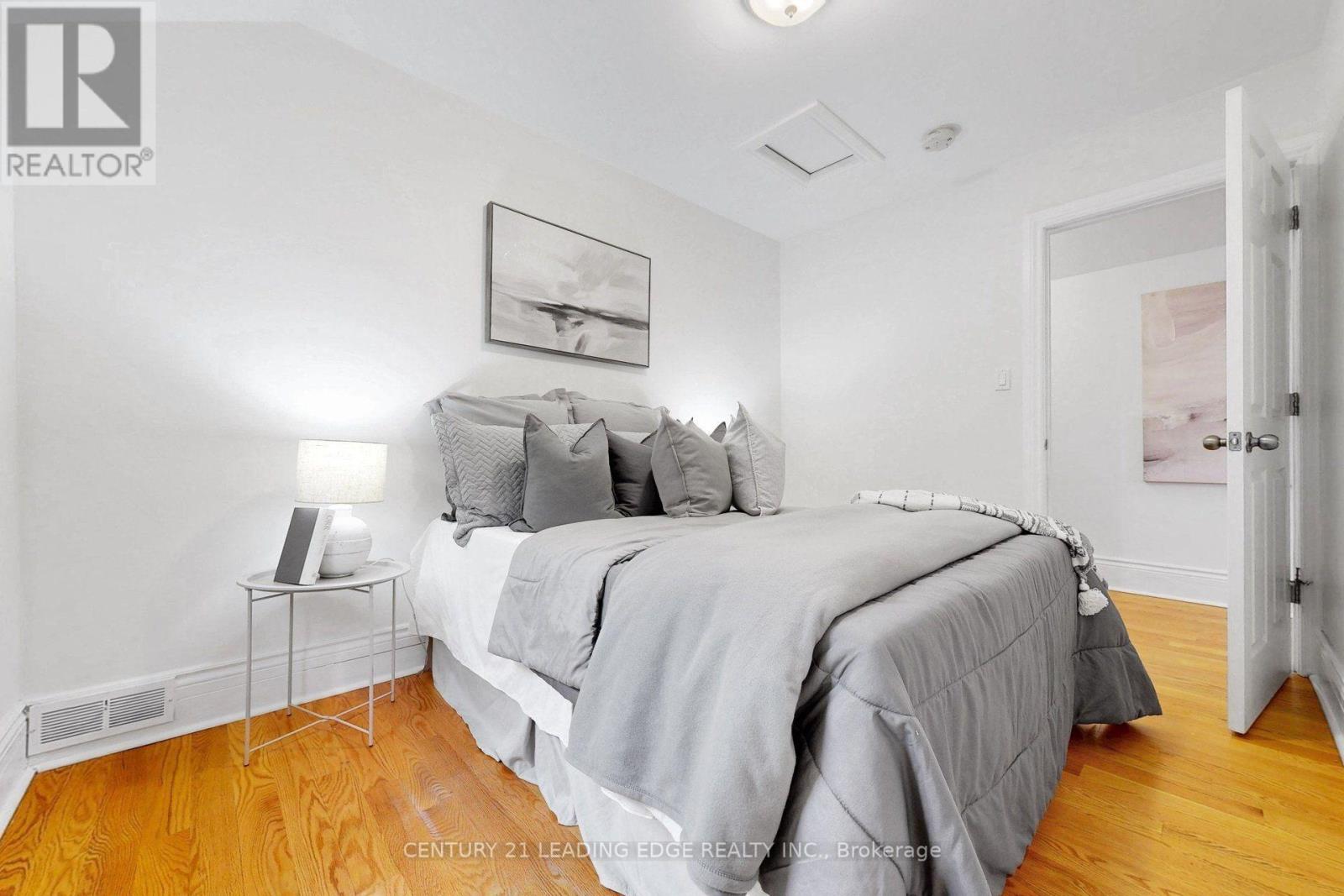 131 LINDSEY AVENUE - 25