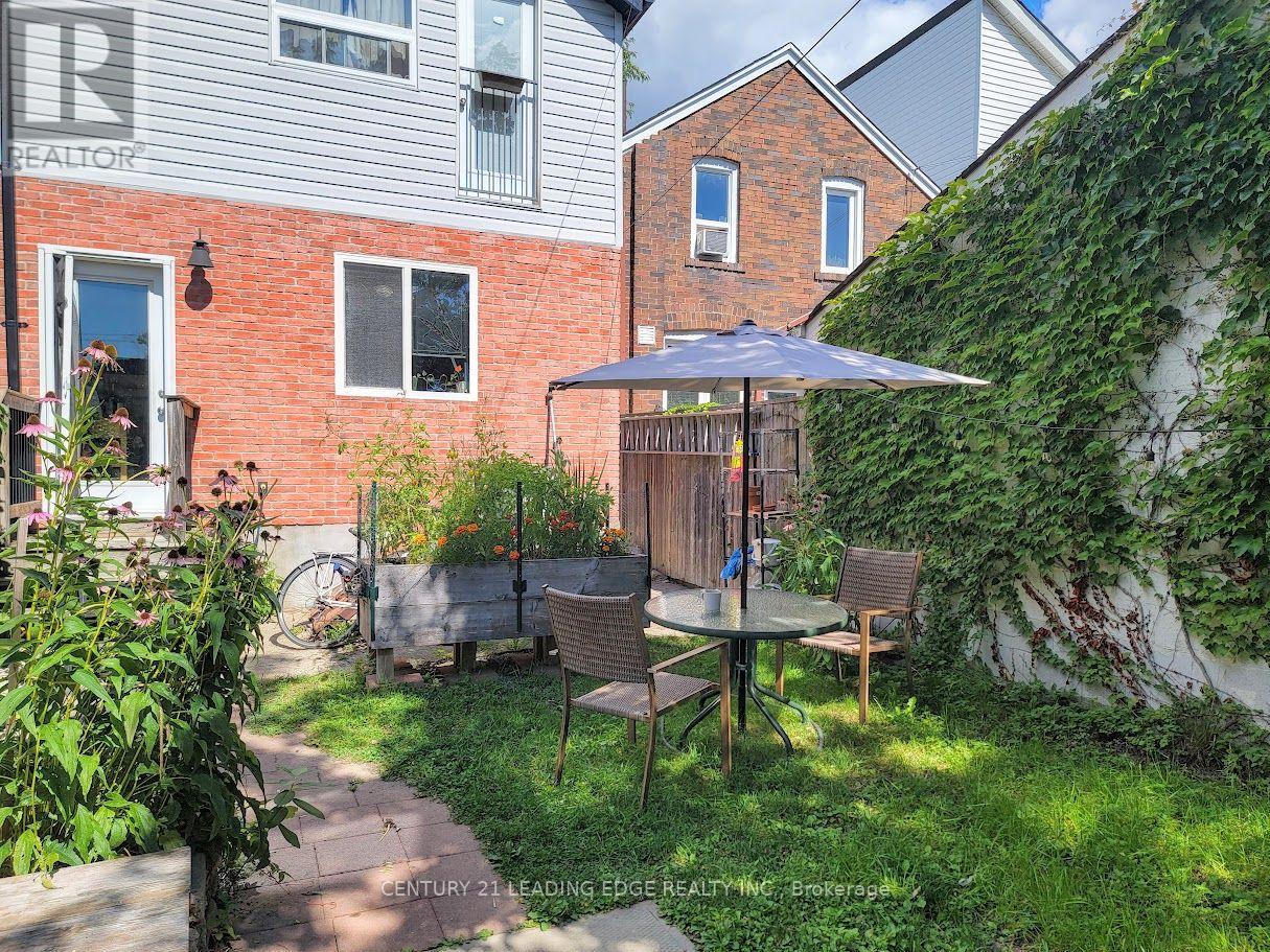 131 LINDSEY AVENUE - 42