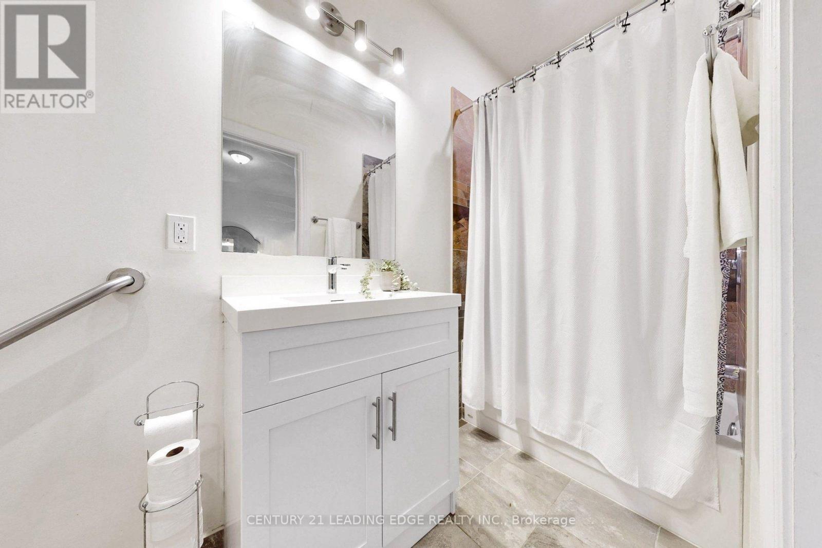 131 LINDSEY AVENUE - 8