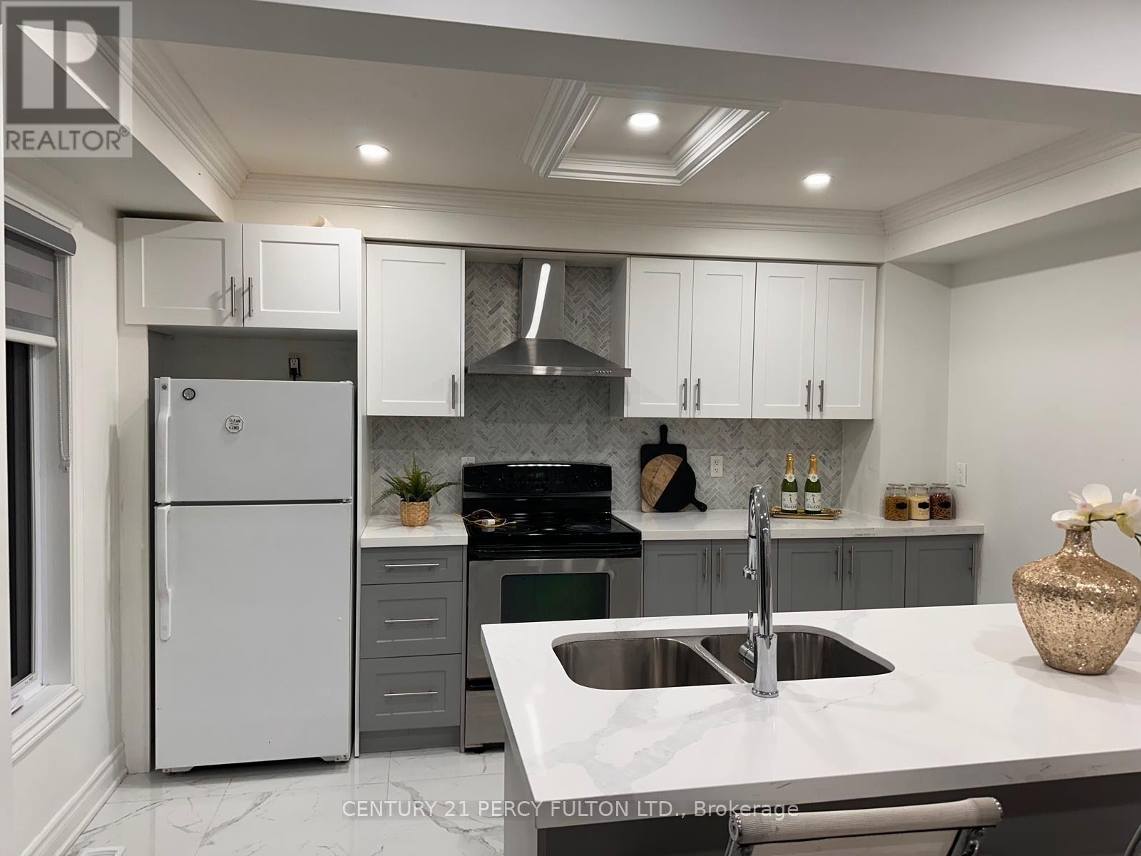 39 Laidlaw Drive, Barrie photo 6