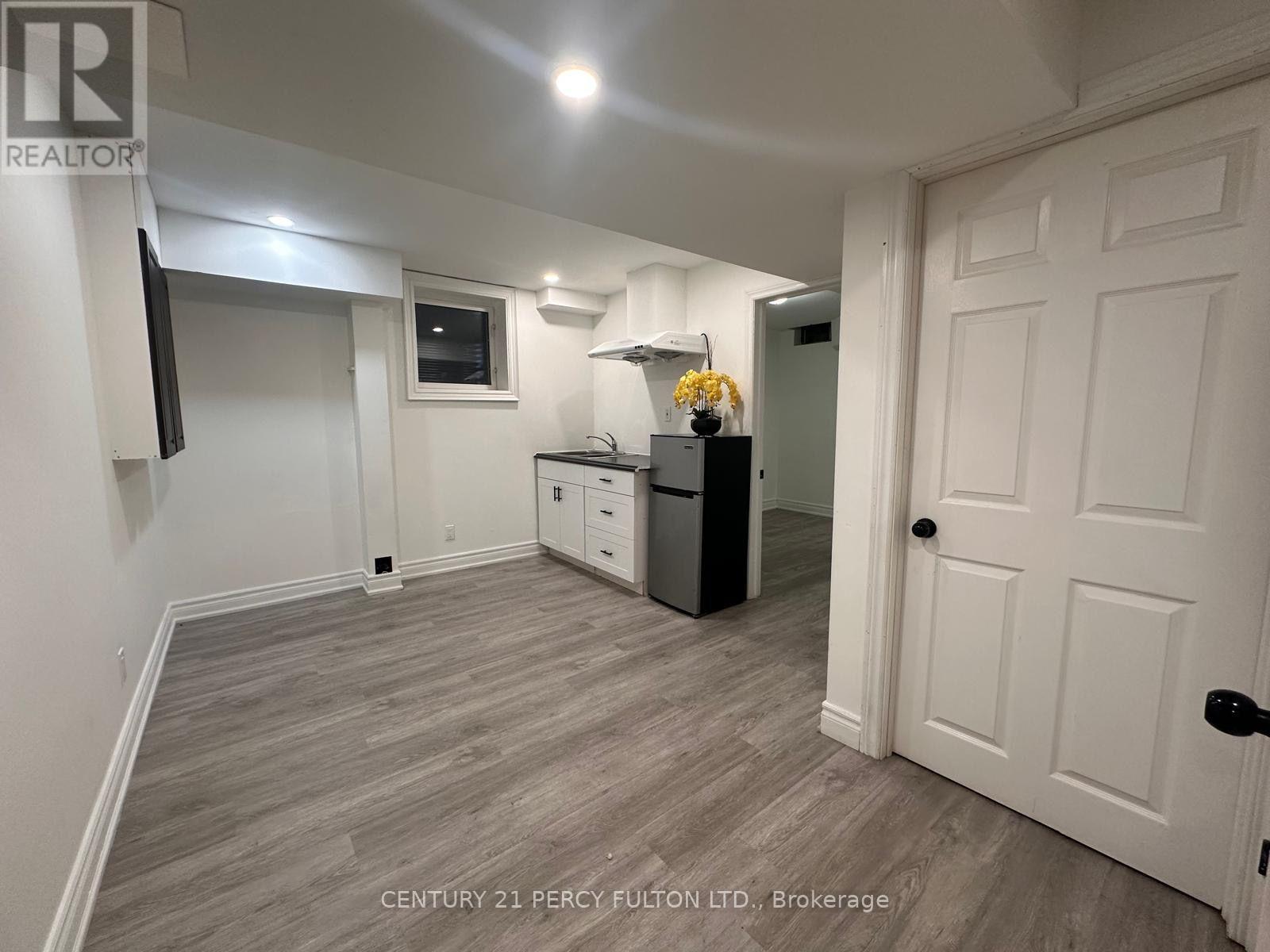 39 Laidlaw Drive, Barrie photo 9