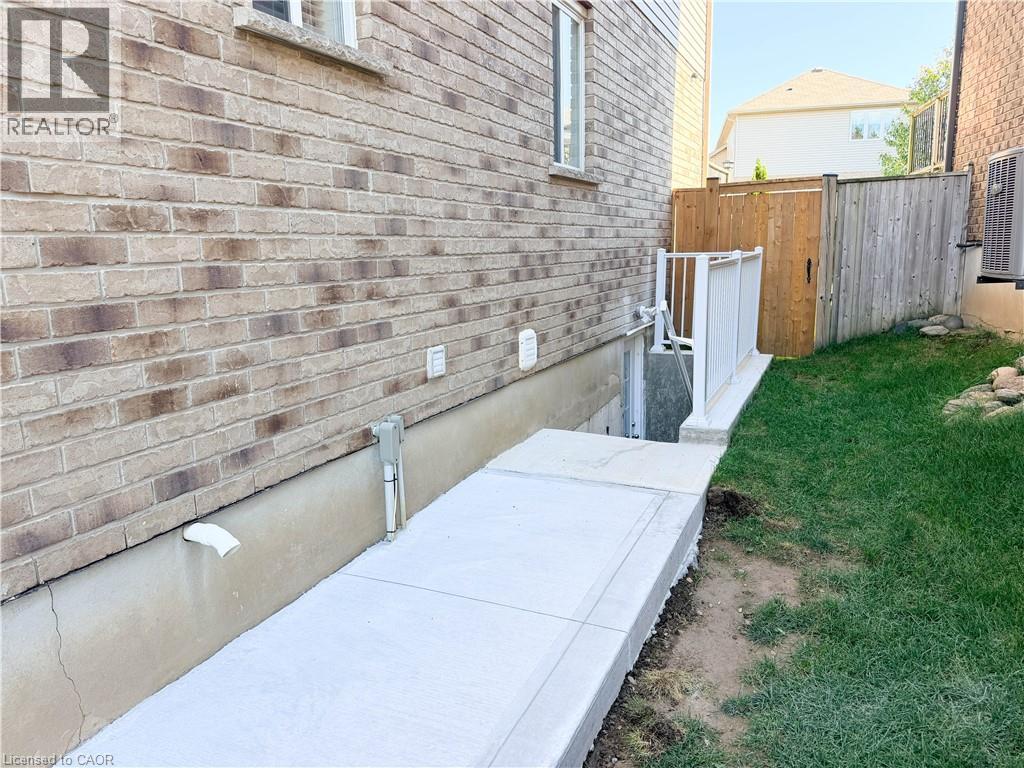 304 WESTPARK Crescent — photo 3