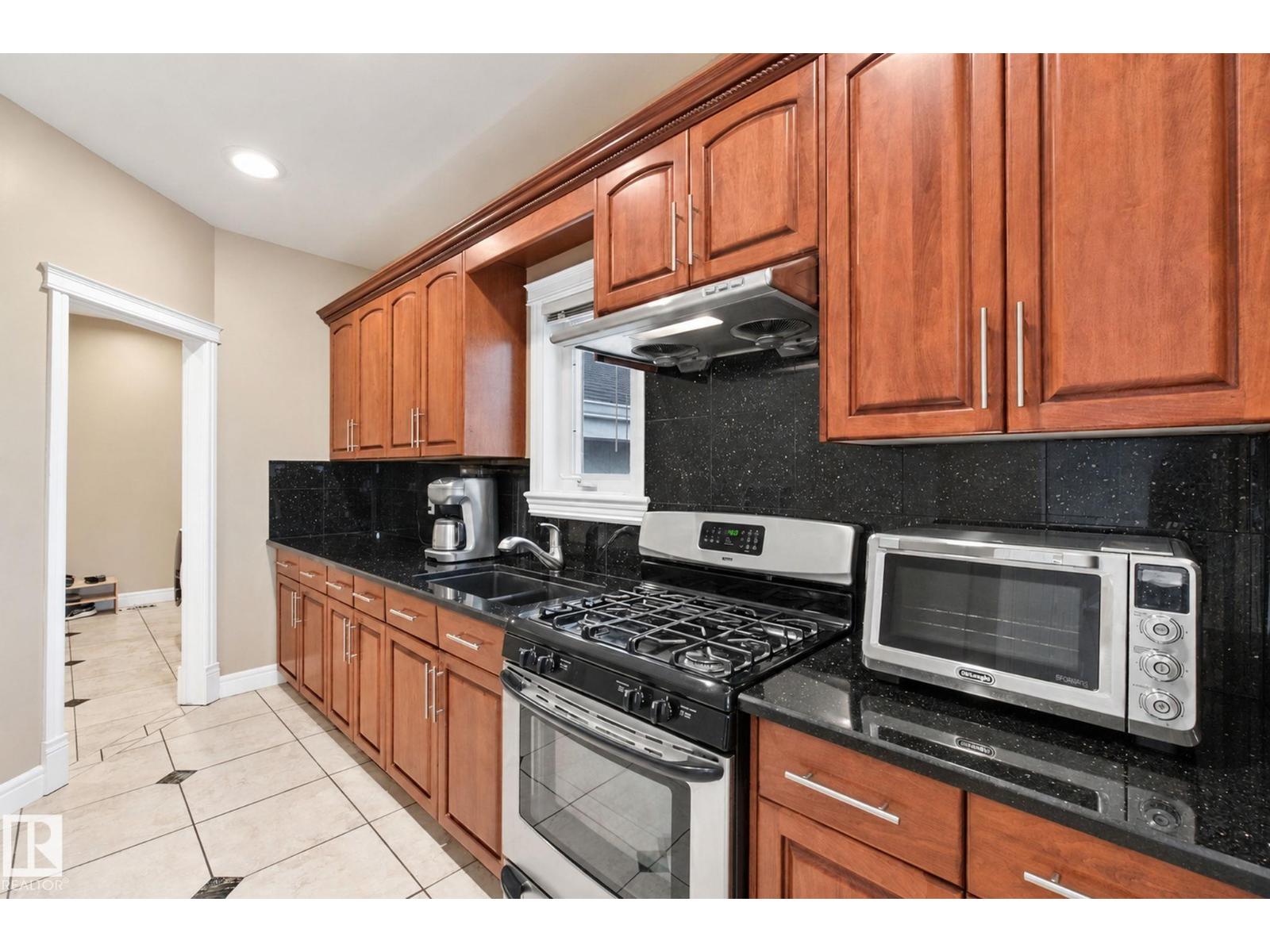 Property photograph 21 for MLS E4514710