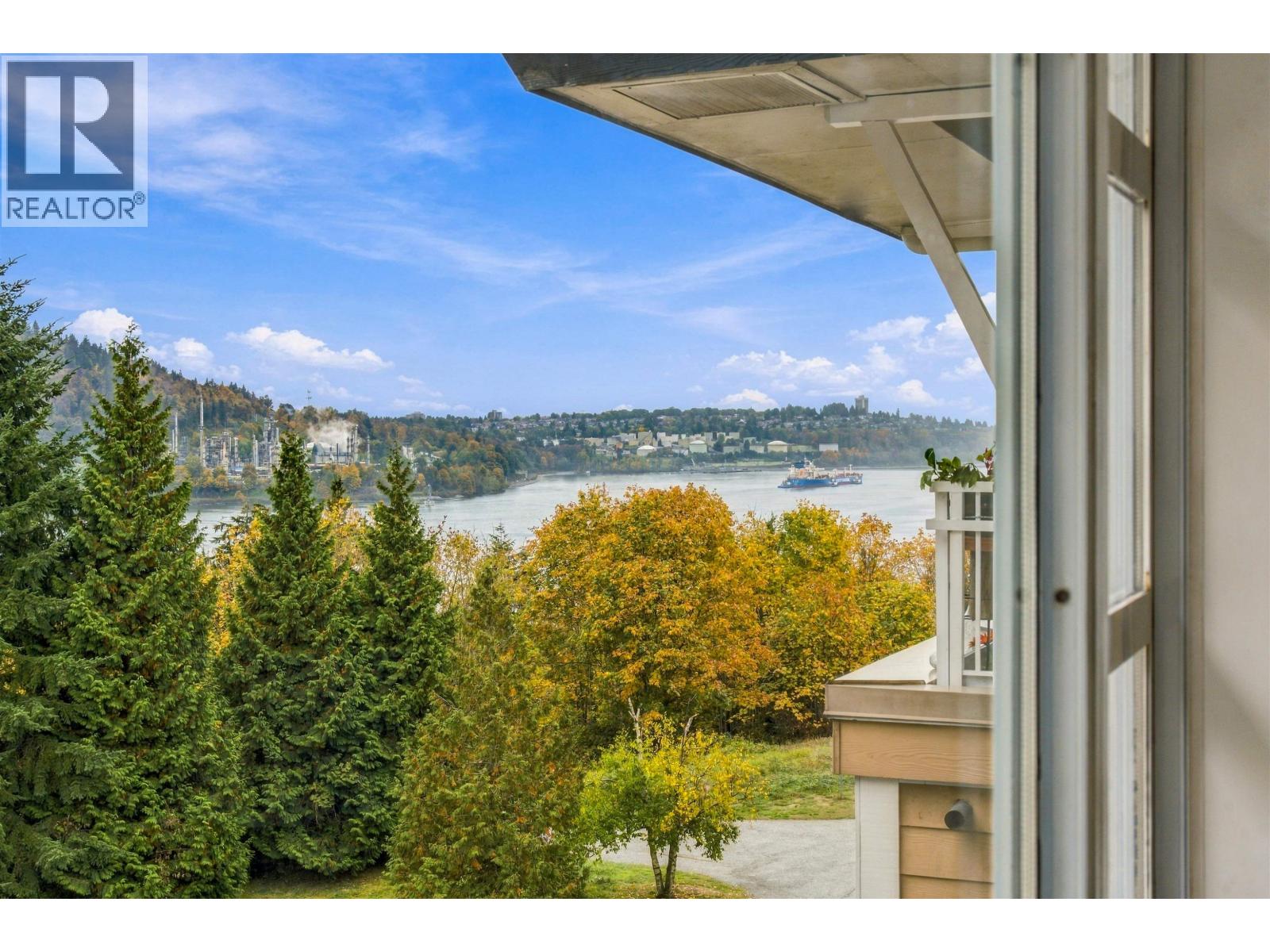 521 3629 DEERCREST Drive, North Vancouver