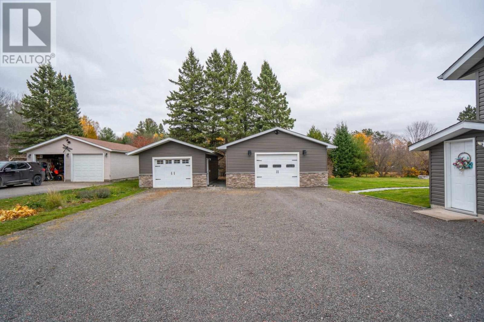 448 Old Goulais Bay RD - 35