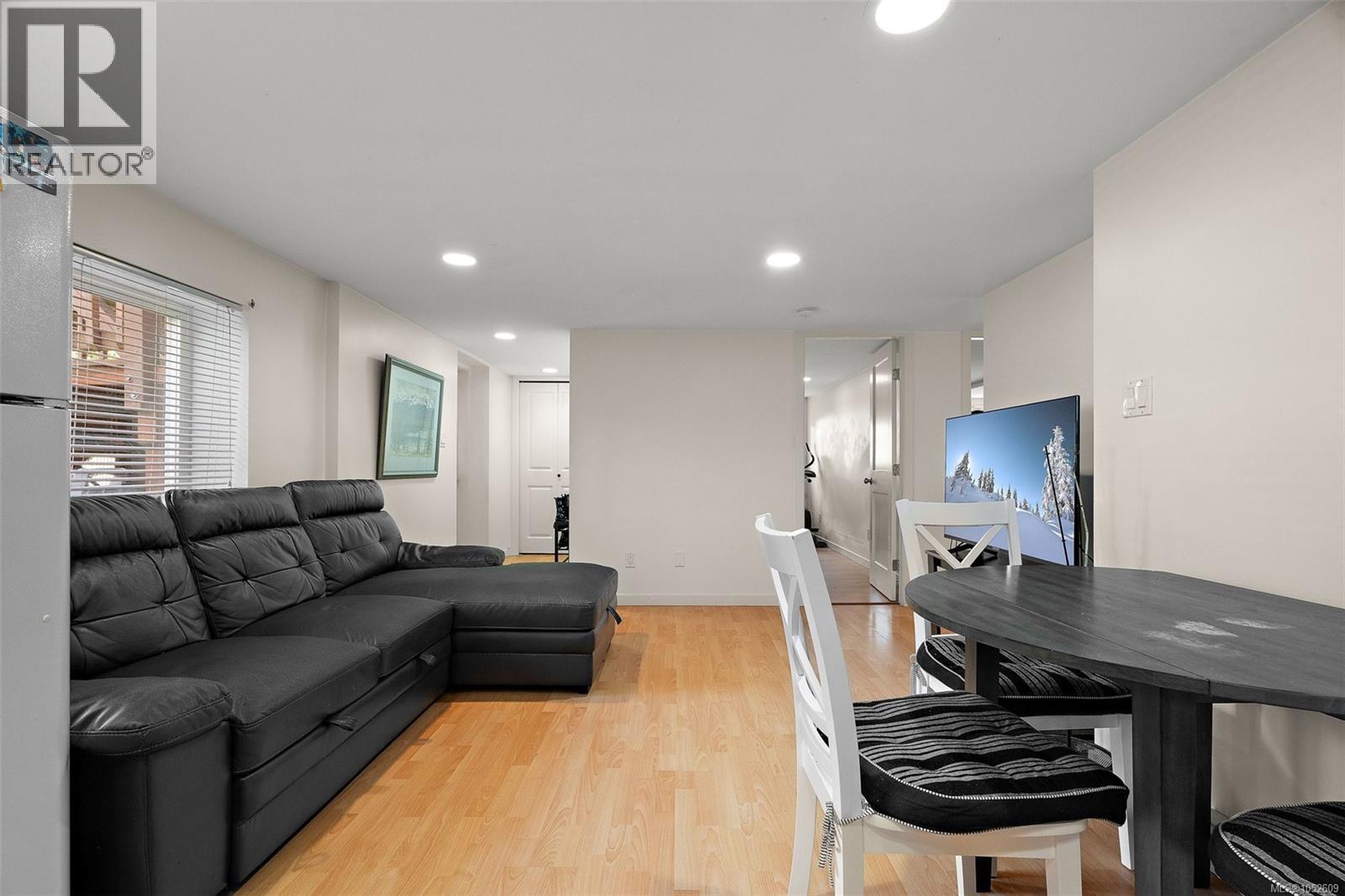 1230 Hillside Ave - 19
