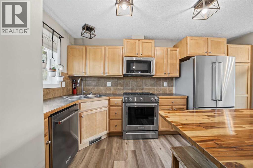 101 Clover Way, photo 7 of 46
